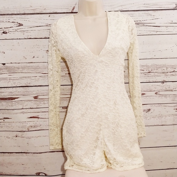 Missguided Pants - Nwt Missguided white lace long sleeve playsuit DB3